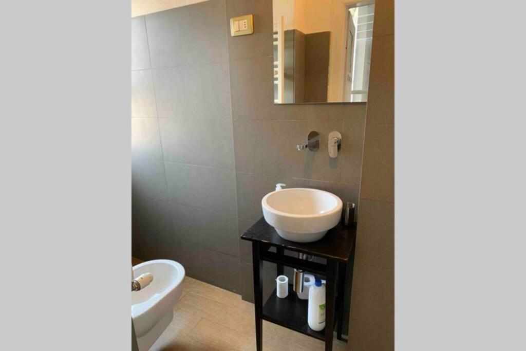 Appartamento Splendido Con Tutti Servizi In Zona Navigli Milano Exteriör bild